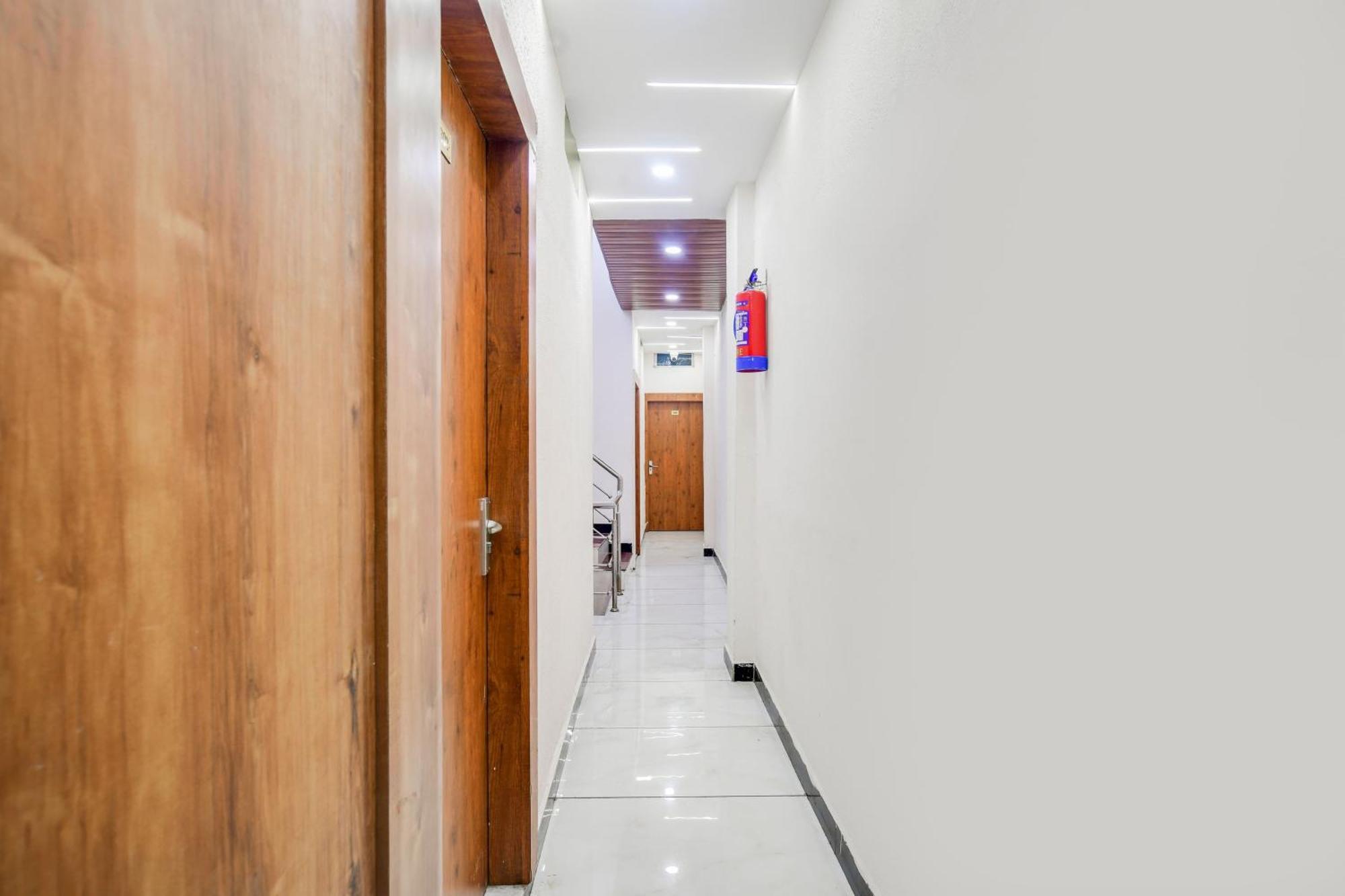 Hotel O Ujjain Near Hari Fatak エクステリア 写真